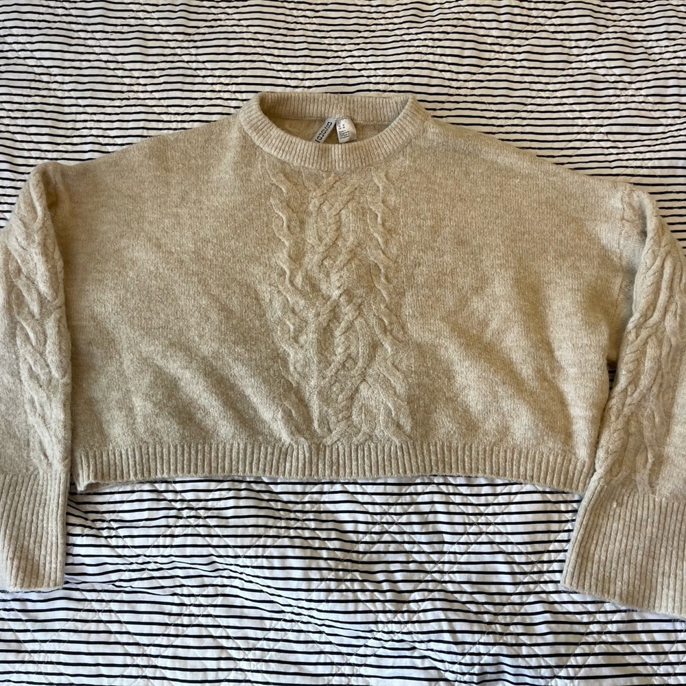 Divided Beige Cable Knit cropped Sweater‎